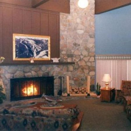 Chateau Rouge Red Lodge Bagian luar foto