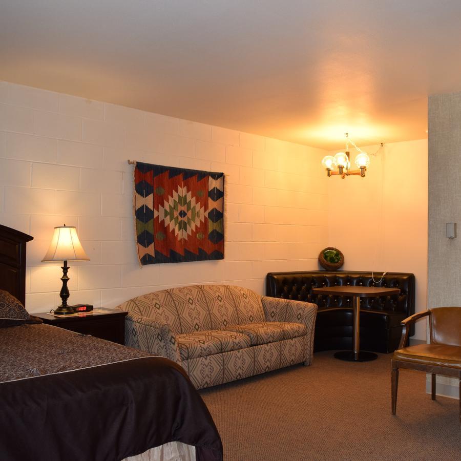 Chateau Rouge Red Lodge Bagian luar foto
