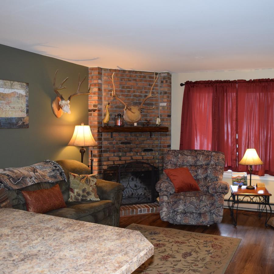 Chateau Rouge Red Lodge Bagian luar foto